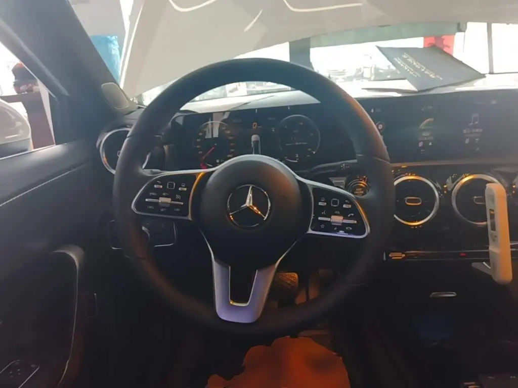 Mercedes-Benz A-Class 2021 — Photo 11/20