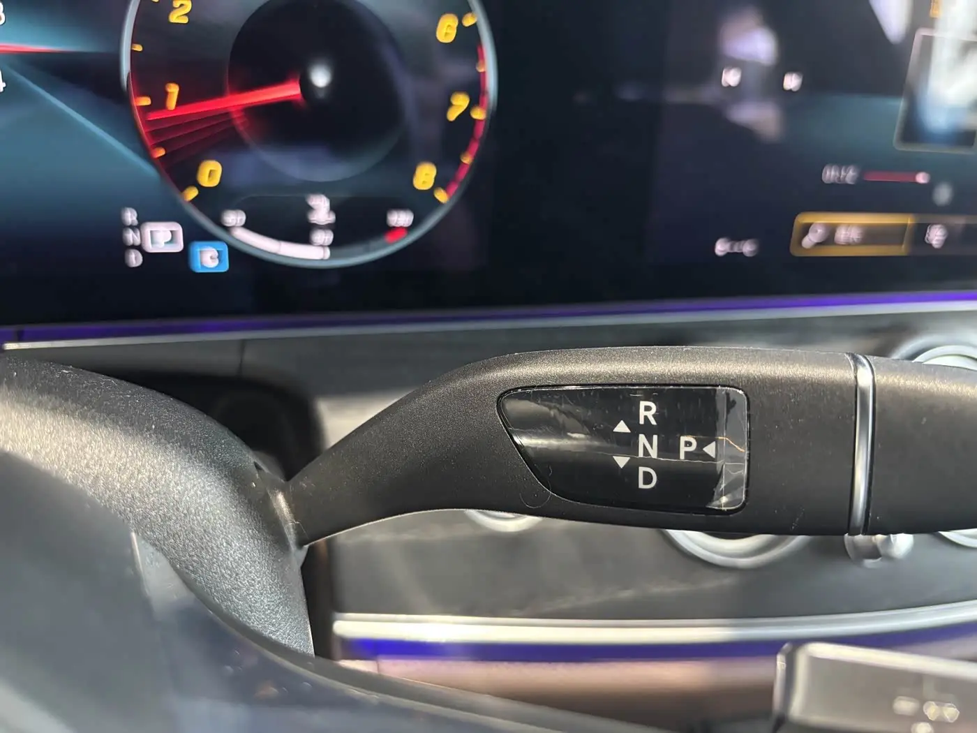 Mercedes-Benz E-Class 2021 — Photo 10/20