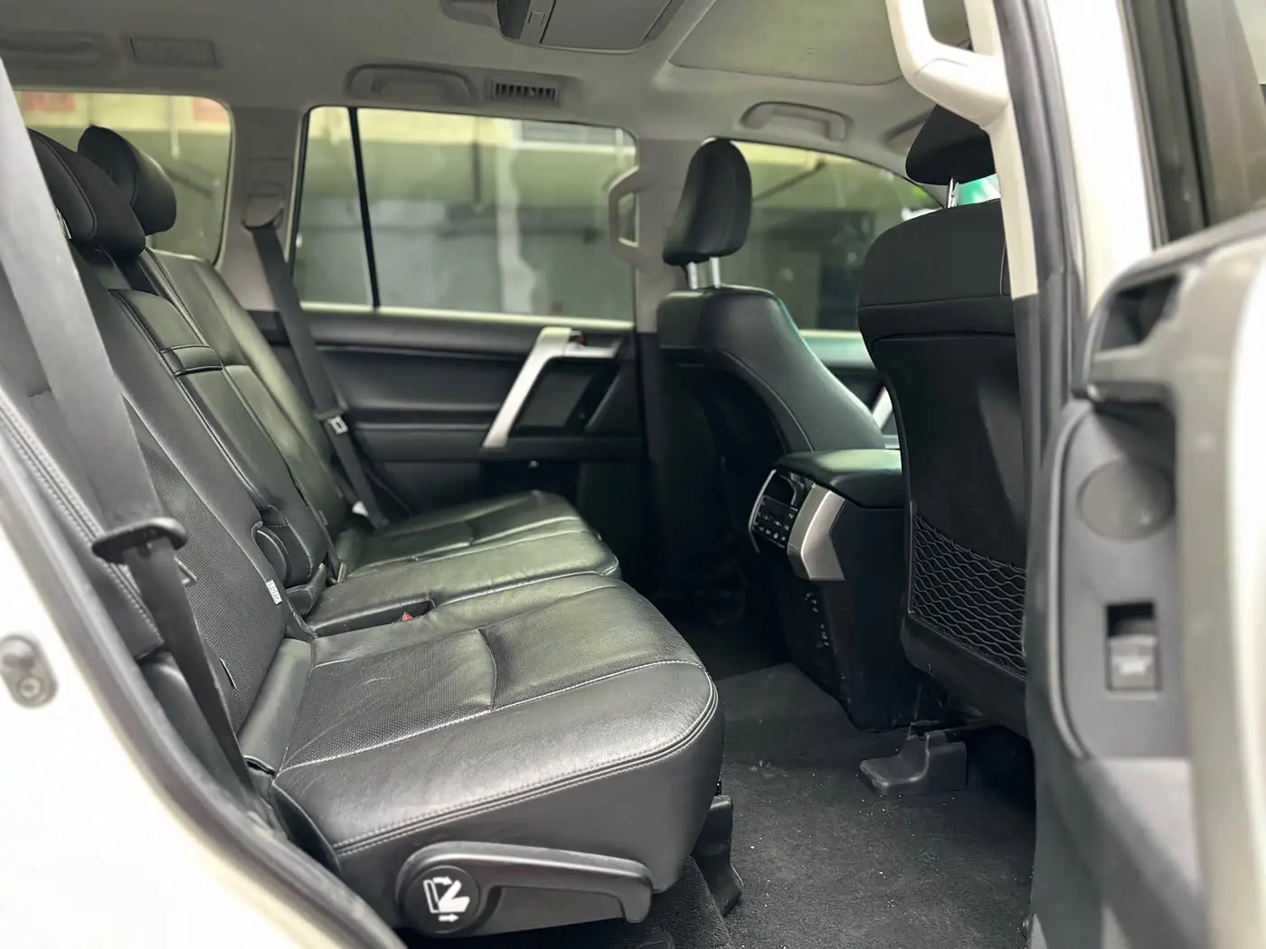 Toyota Prado 2019 — Photo 10/15