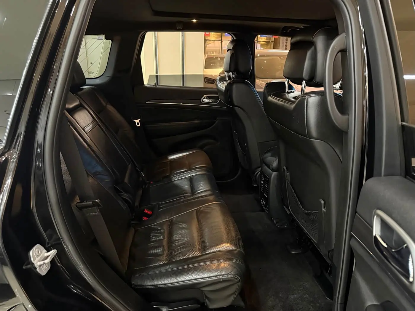 Jeep Grand Cherokee 2019 — Фото 11/18