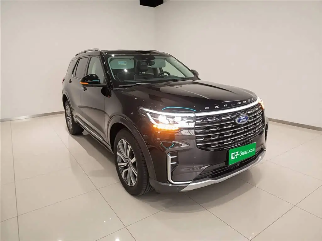 Ford Explorer 2023 — Photo 4/20