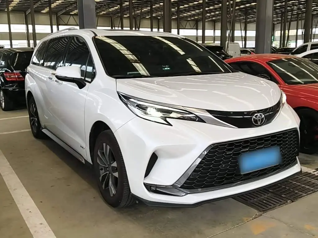 Toyota Granvia 2024 — Photo 4/20