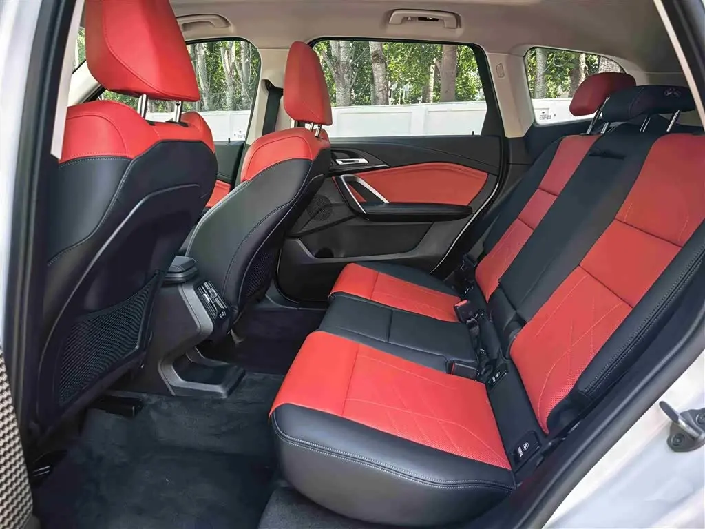 BMW X1 2023 — Photo 7/13