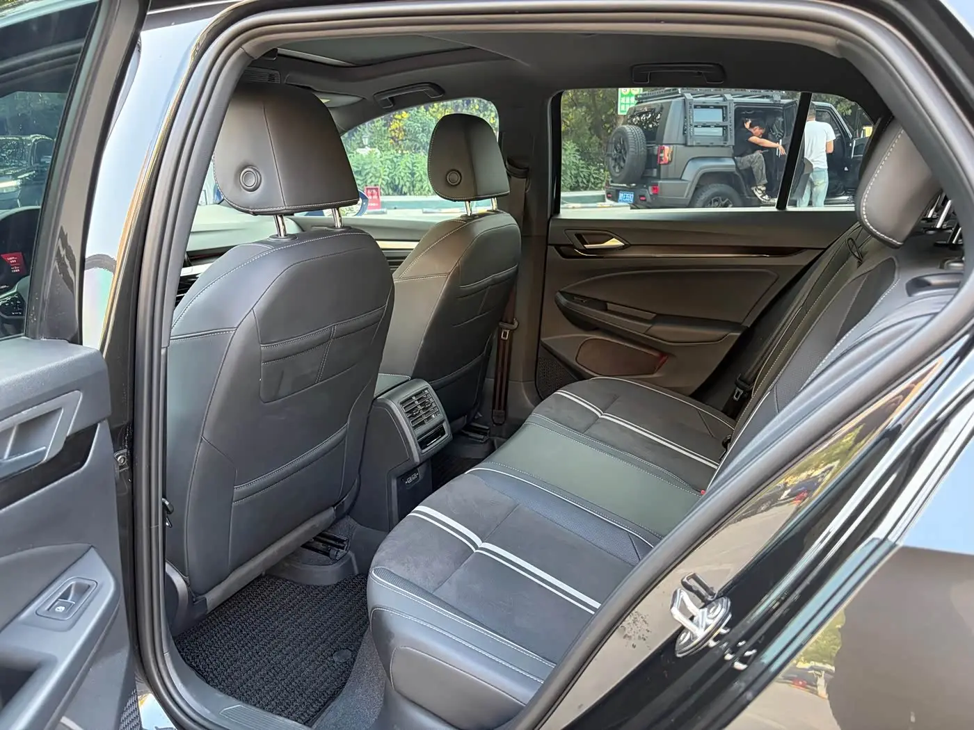 Volkswagen Golf 2022 — Photo 17/19