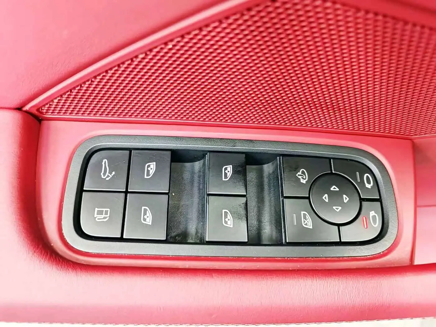 Porsche Panamera New Energy 2022 — Photo 16/20