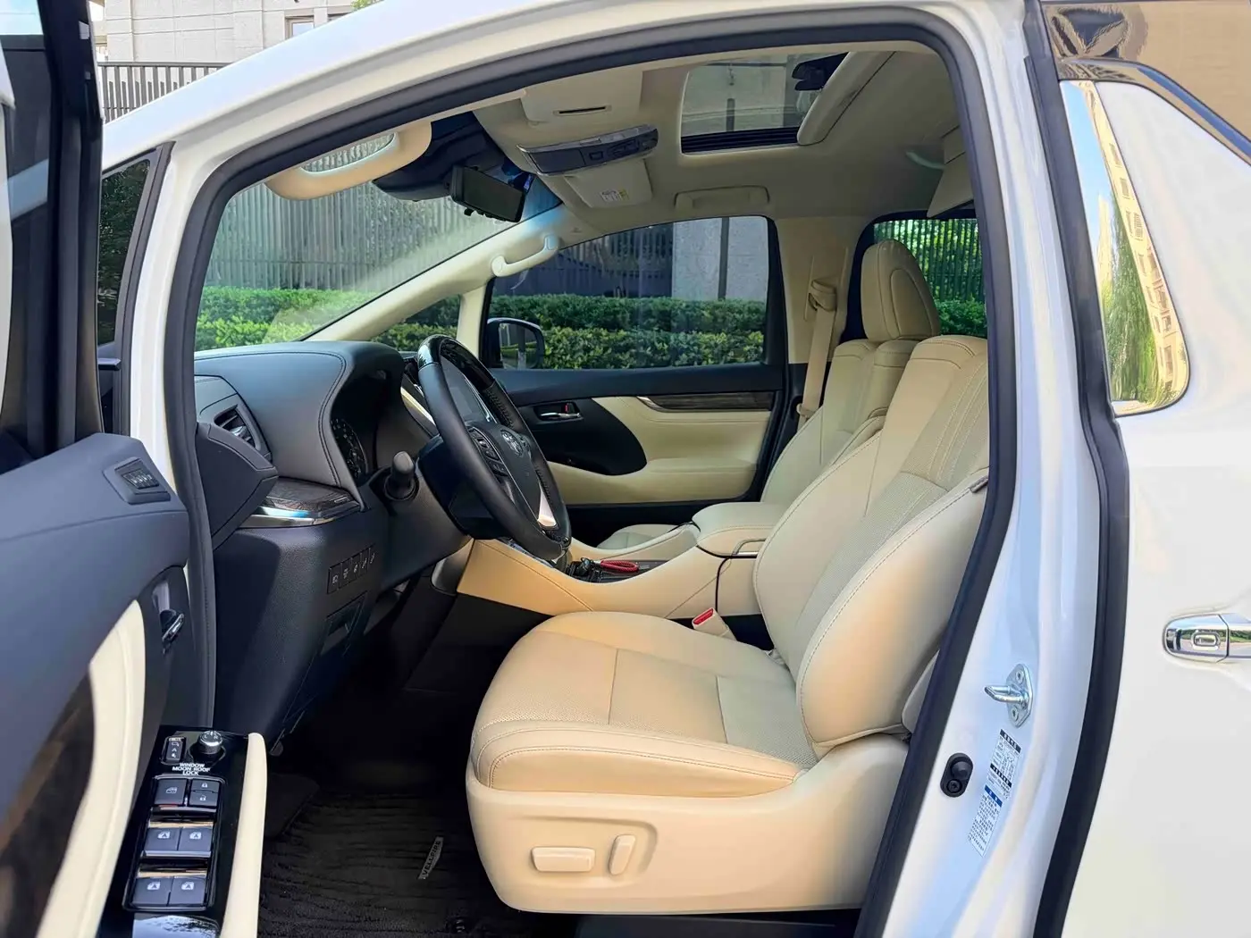 Toyota Vellfire 2020 — Photo 11/17