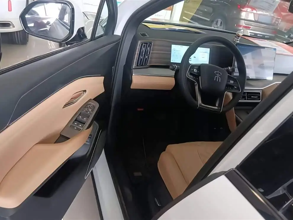 BYD Song L DM-i 2024 — Фото 12/14