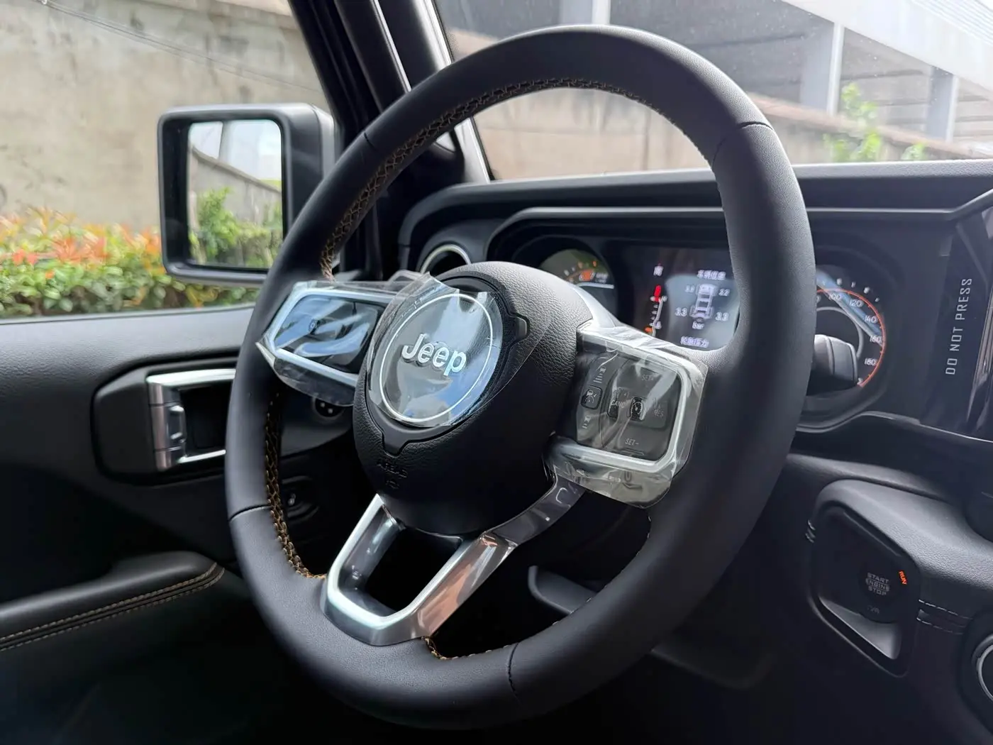 Jeep Wrangler 2026 — Фото 12/16