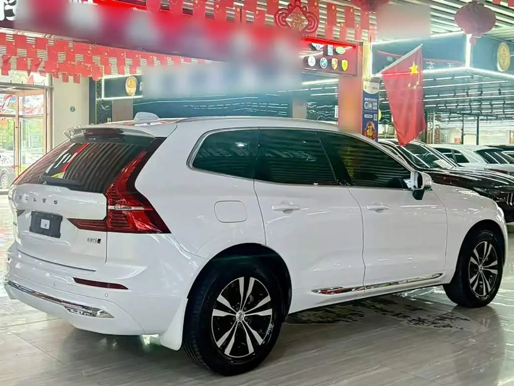 Volvo XC60 2022 — Фото 5/14