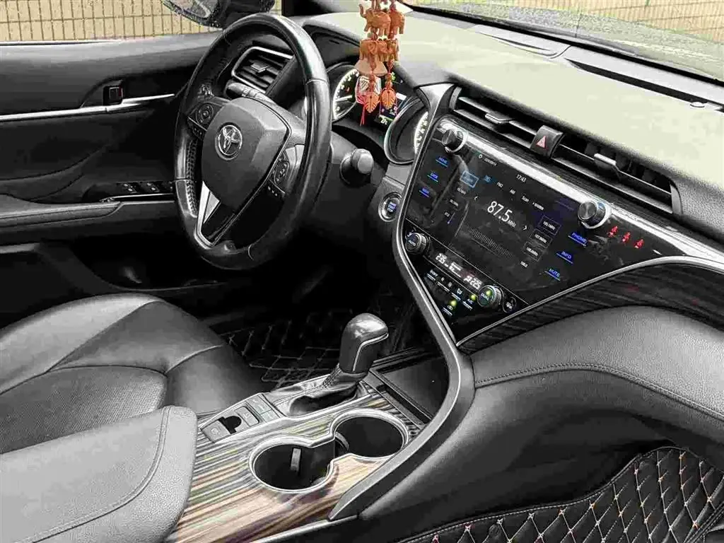 Toyota Camry 2020 — Photo 7/9