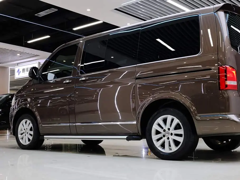 Volkswagen Multivan 2016 — Photo 12/20