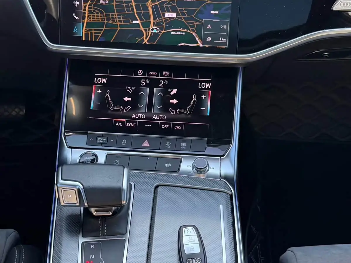 Audi A6L 2021 — Photo 7/9