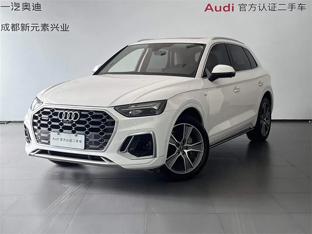 Audi Q5L 2023 — Фото 1/17