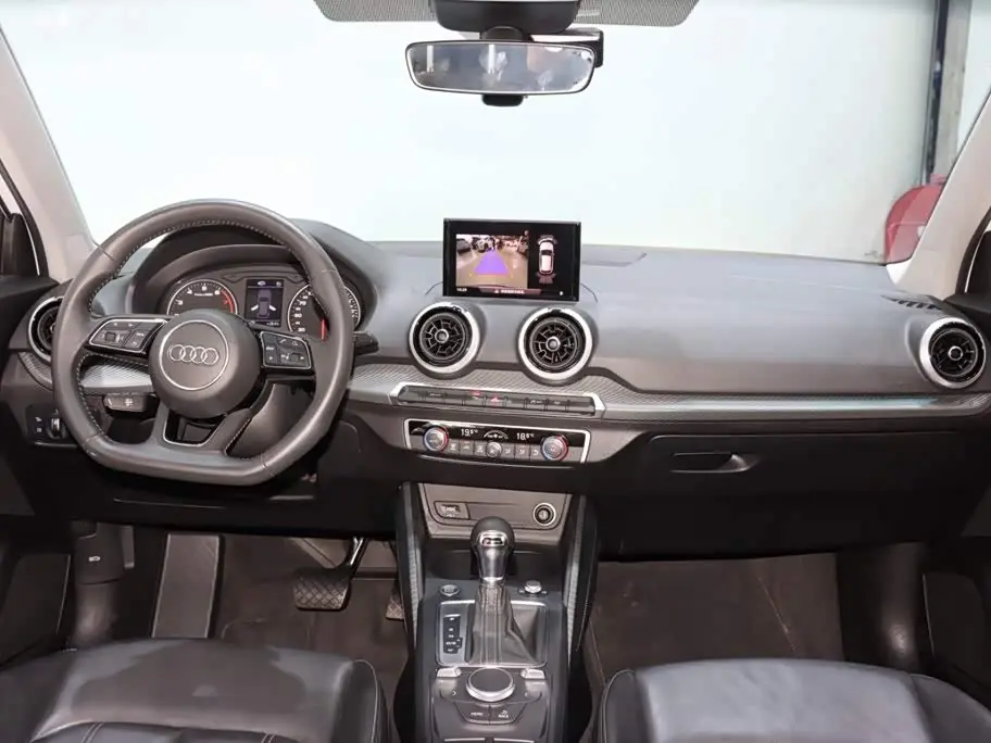 Audi Q2L 2022 — Photo 12/20