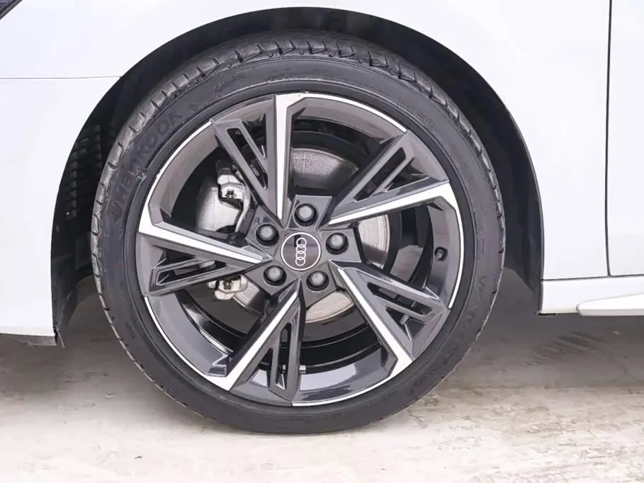 Audi A3 2023 — Şəkil 10/20