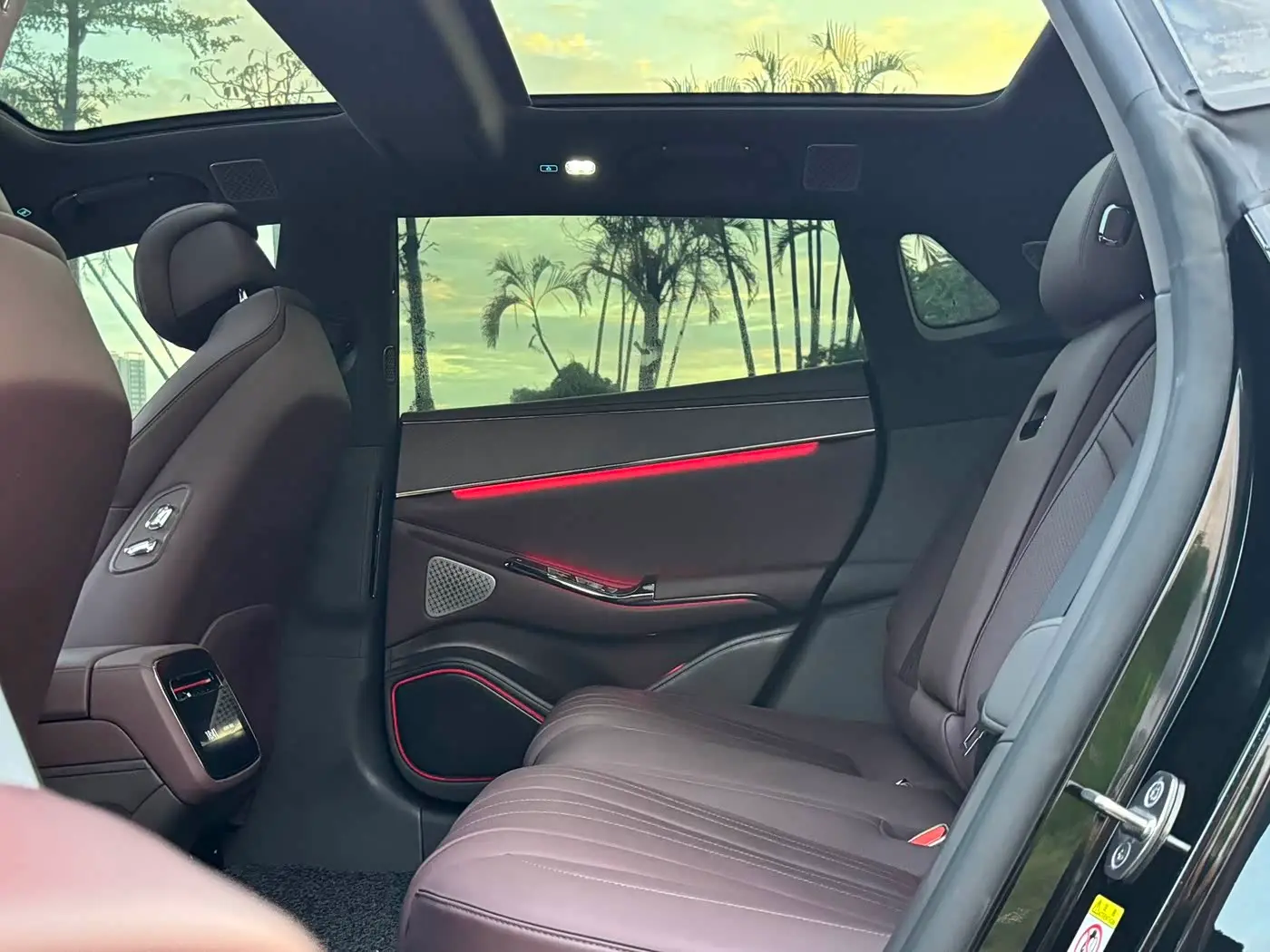 Denza Z9GT 2025 — Photo 12/20