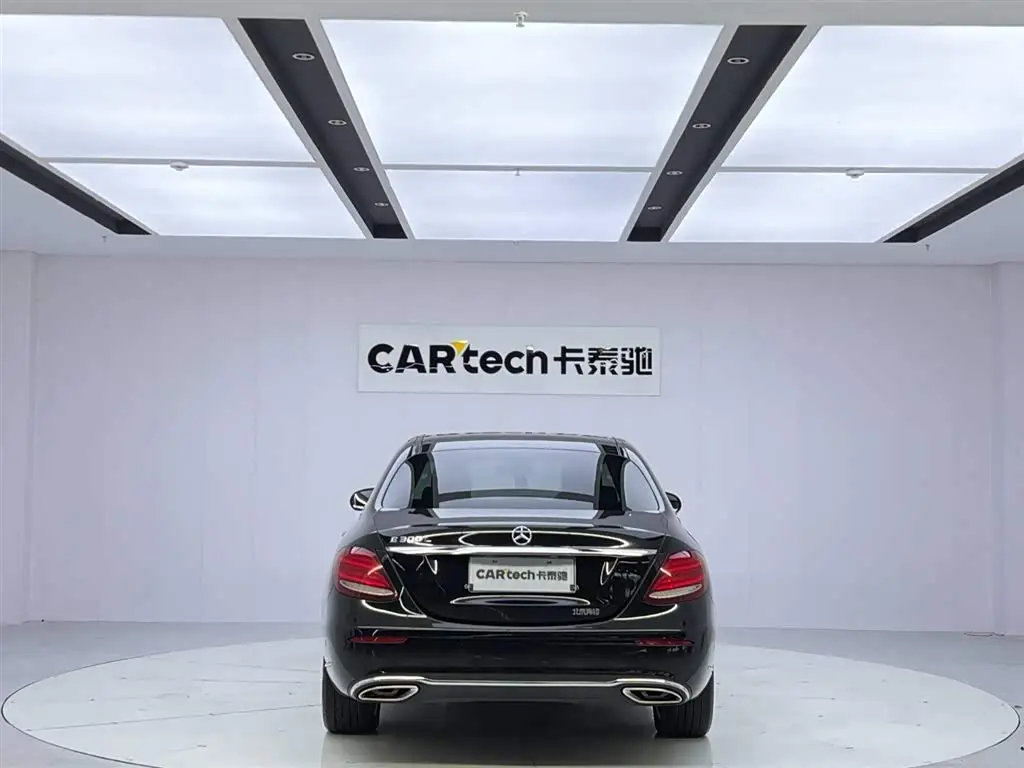 Mercedes-Benz E-Class 2020 — Photo 4/20