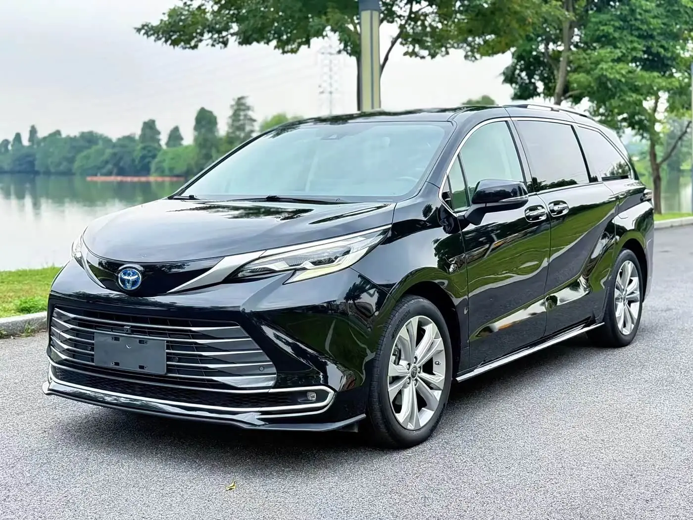 Toyota Sienna, 2023