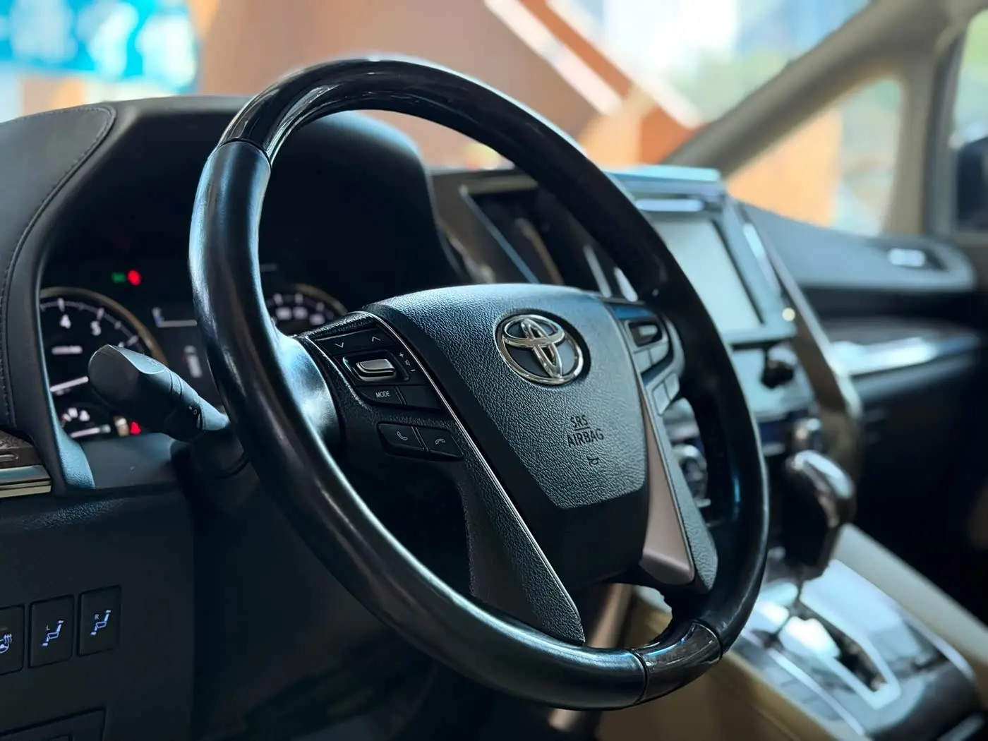 Toyota Alphard 2018 — Фото 6/20
