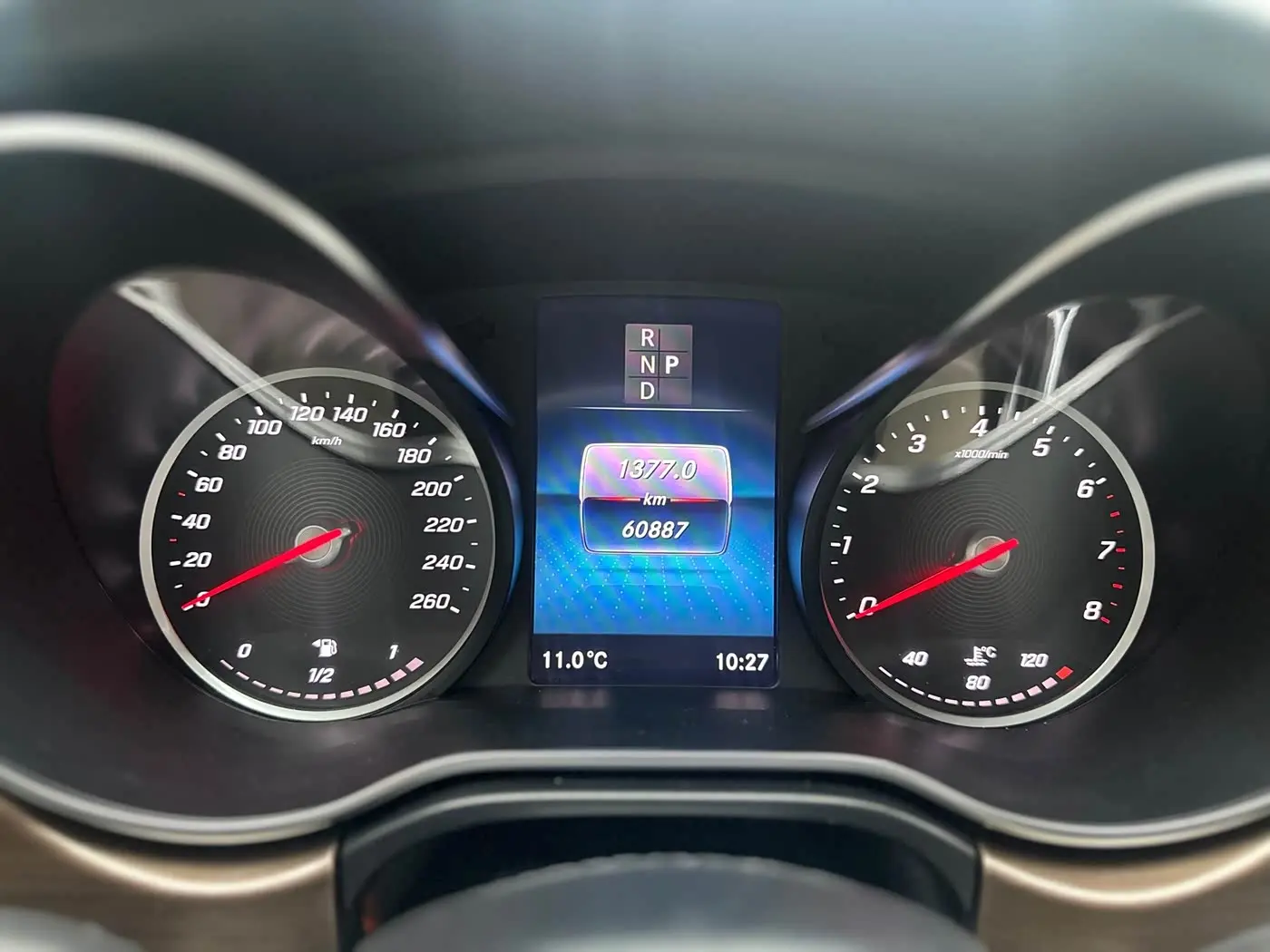 Mercedes-Benz V-Class 2021 — Photo 3/14