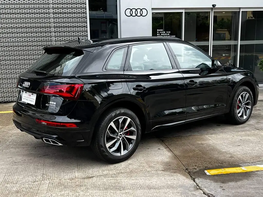 Audi Q5L 2025 — Фото 4/20