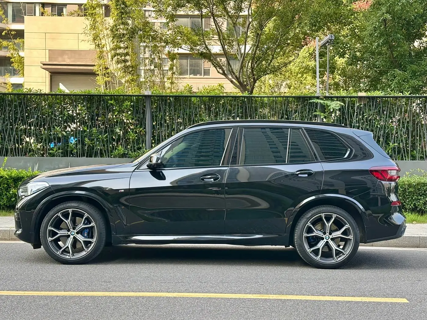 BMW X5 2022 — Фото 3/15