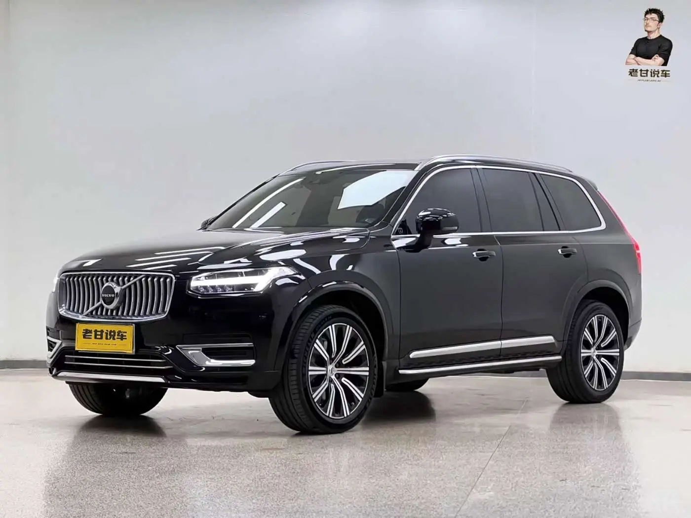 Volvo XC90 2025 — Фото 1/12