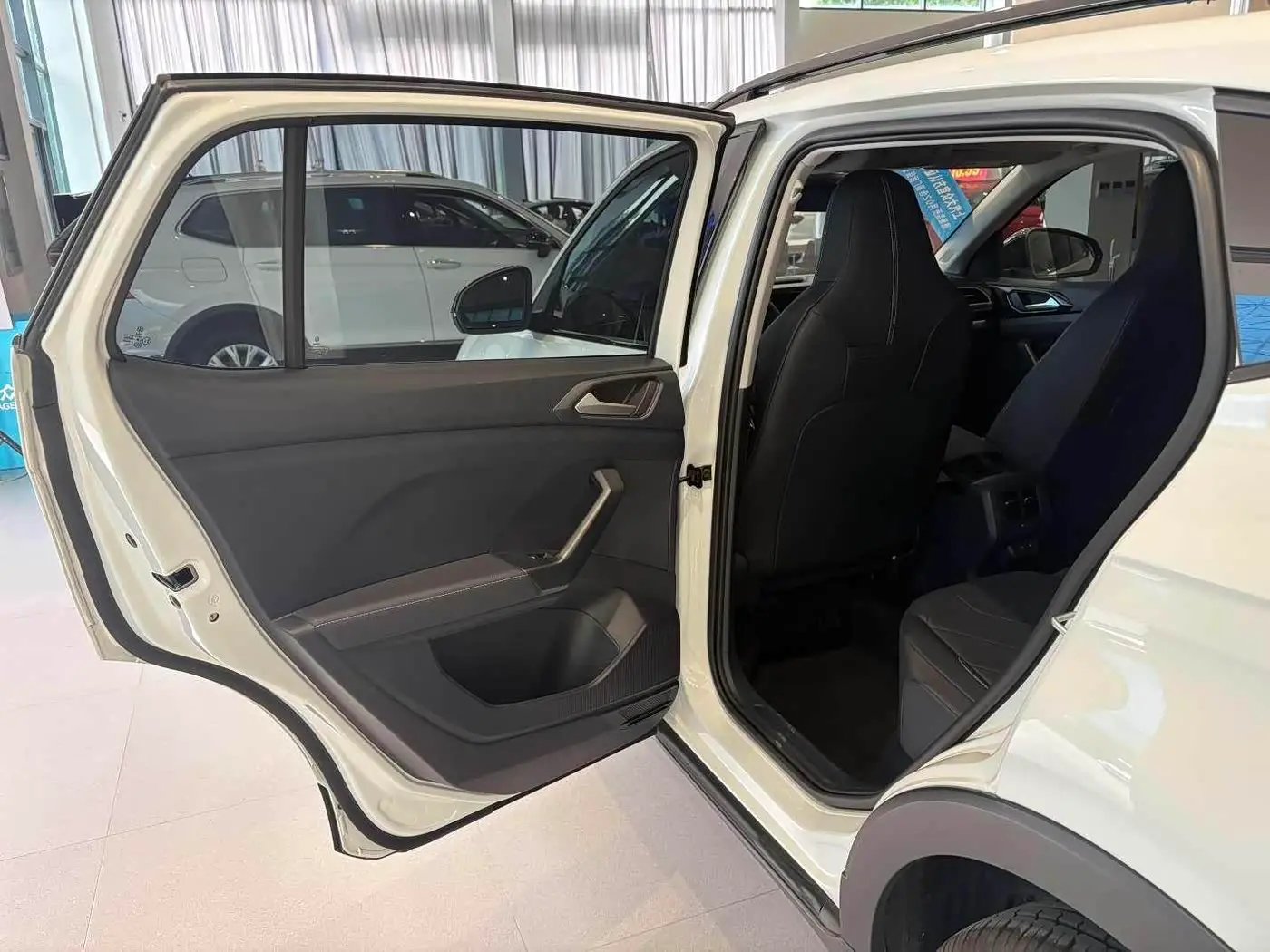 Volkswagen Tharu 2025 — Photo 6/17