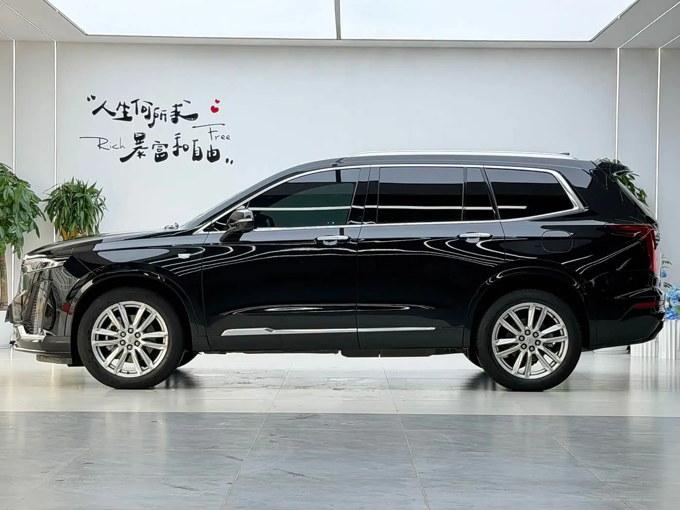 Cadillac XT6 2023 — Photo 17/18