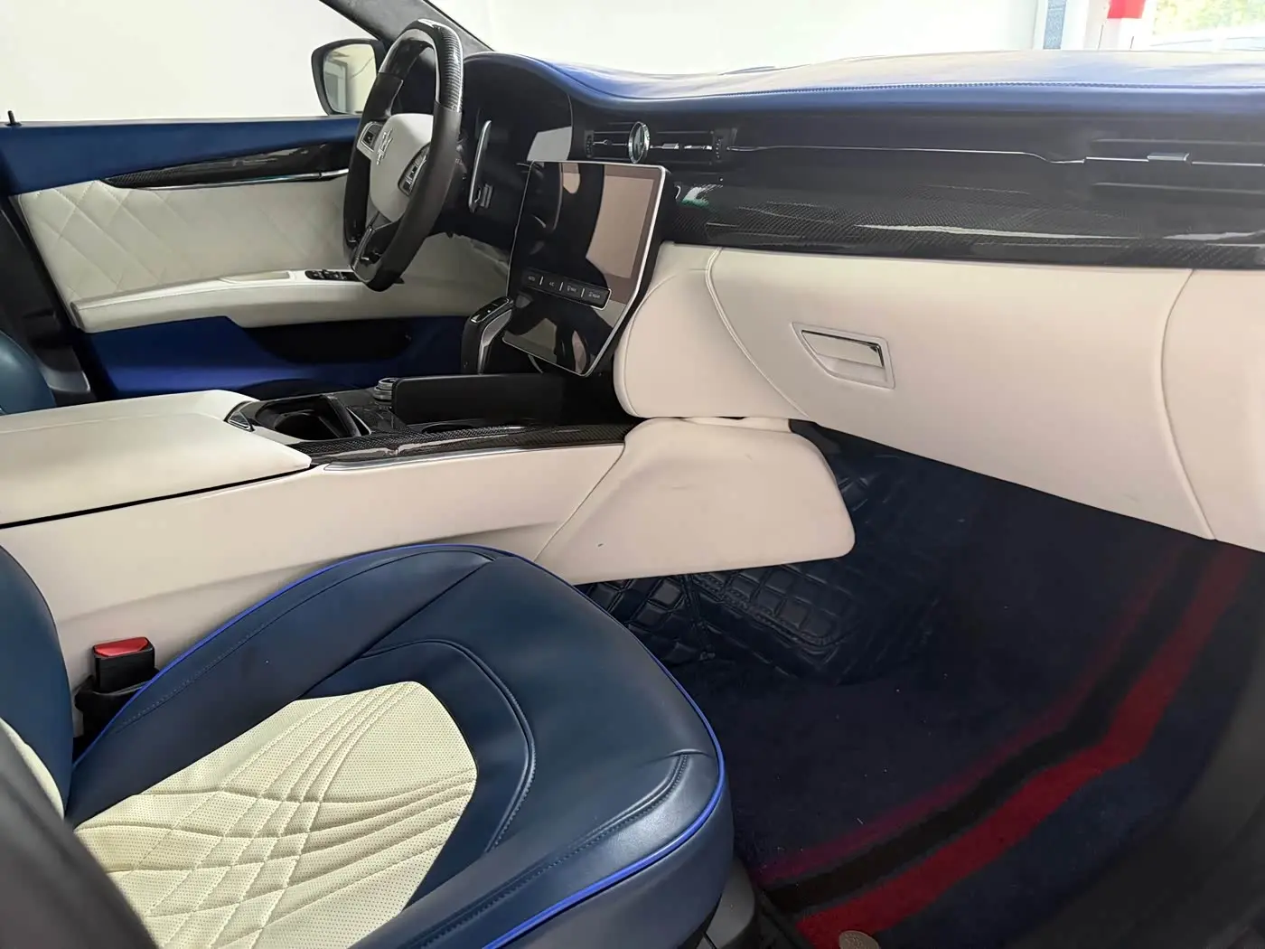 Maserati Quattroporte 2015 — Şəkil 10/16