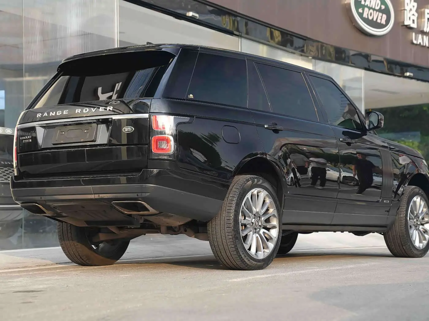 Land Rover Range Rover 2019 — Photo 3/12