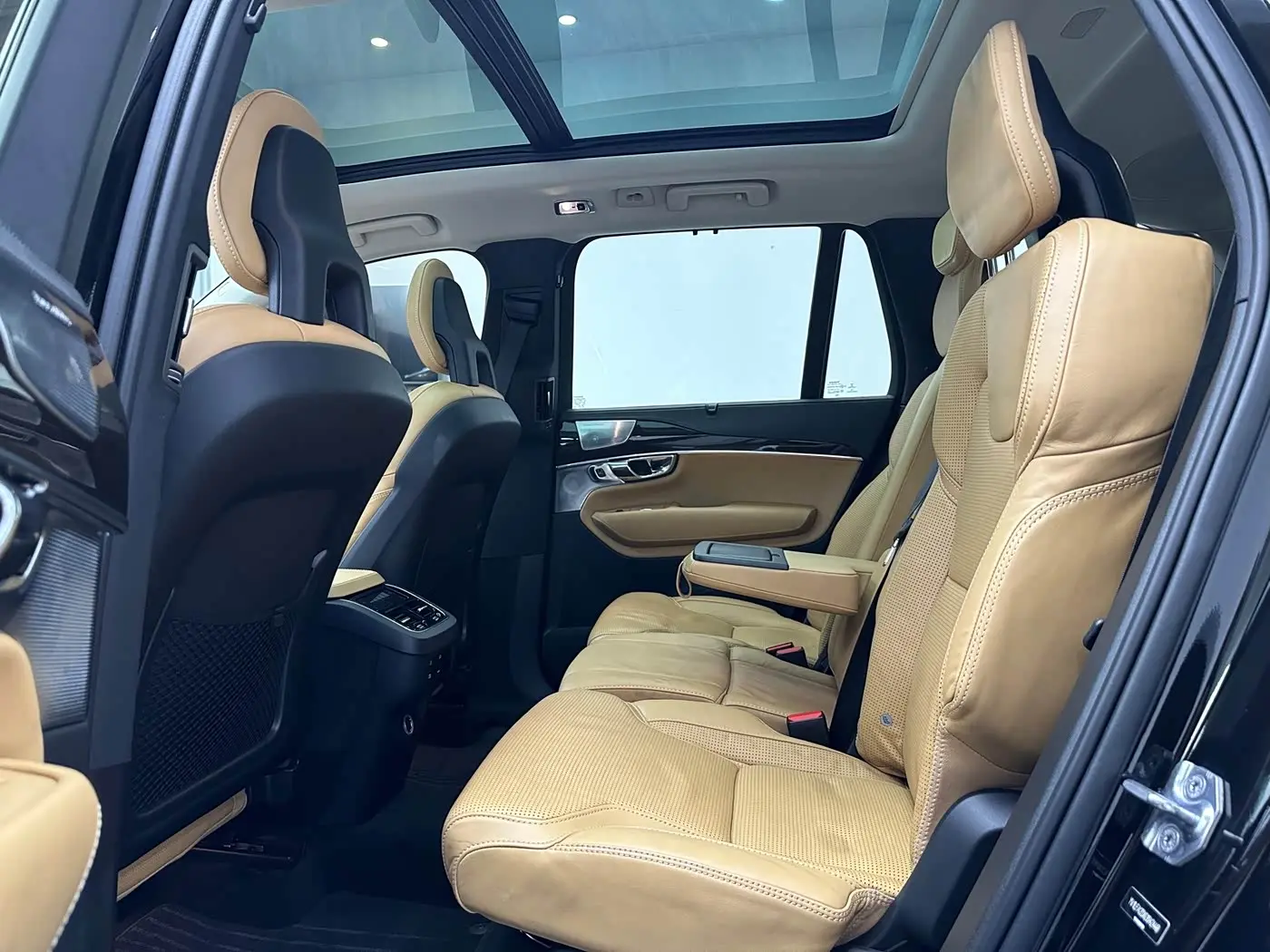 Volvo XC90 2016 — Şəkil 11/20