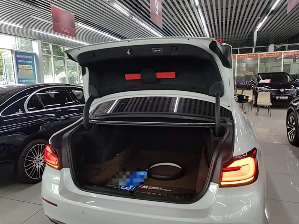 BMW 5 Series 2021 — Photo 19/20