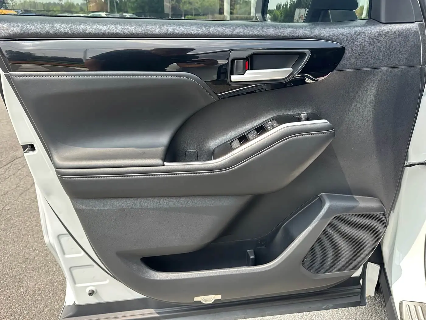 Toyota Highlander 2022 — Şəkil 14/14