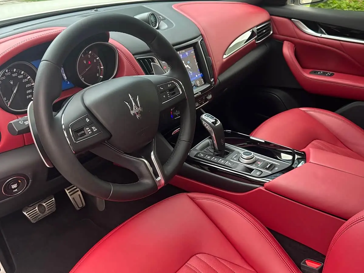 Maserati Levante 2021 — Фото 9/20