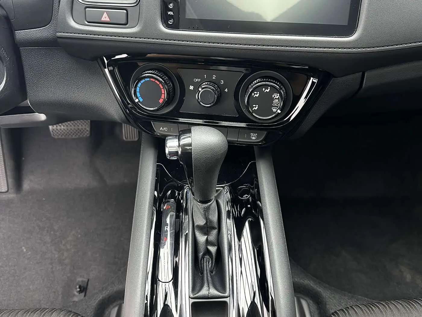 Honda Vezel 2022 — Şəkil 13/16