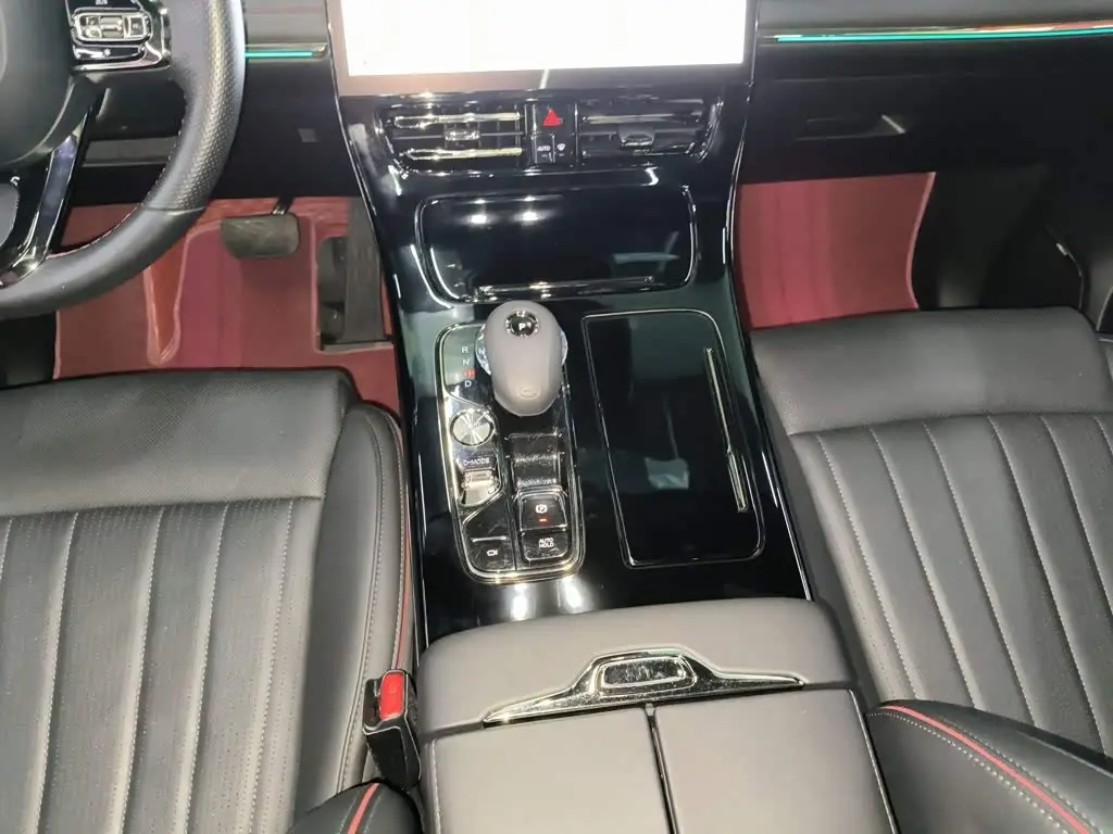 GAC Trumpchi Trumpchi M8 2023 — Photo 7/15