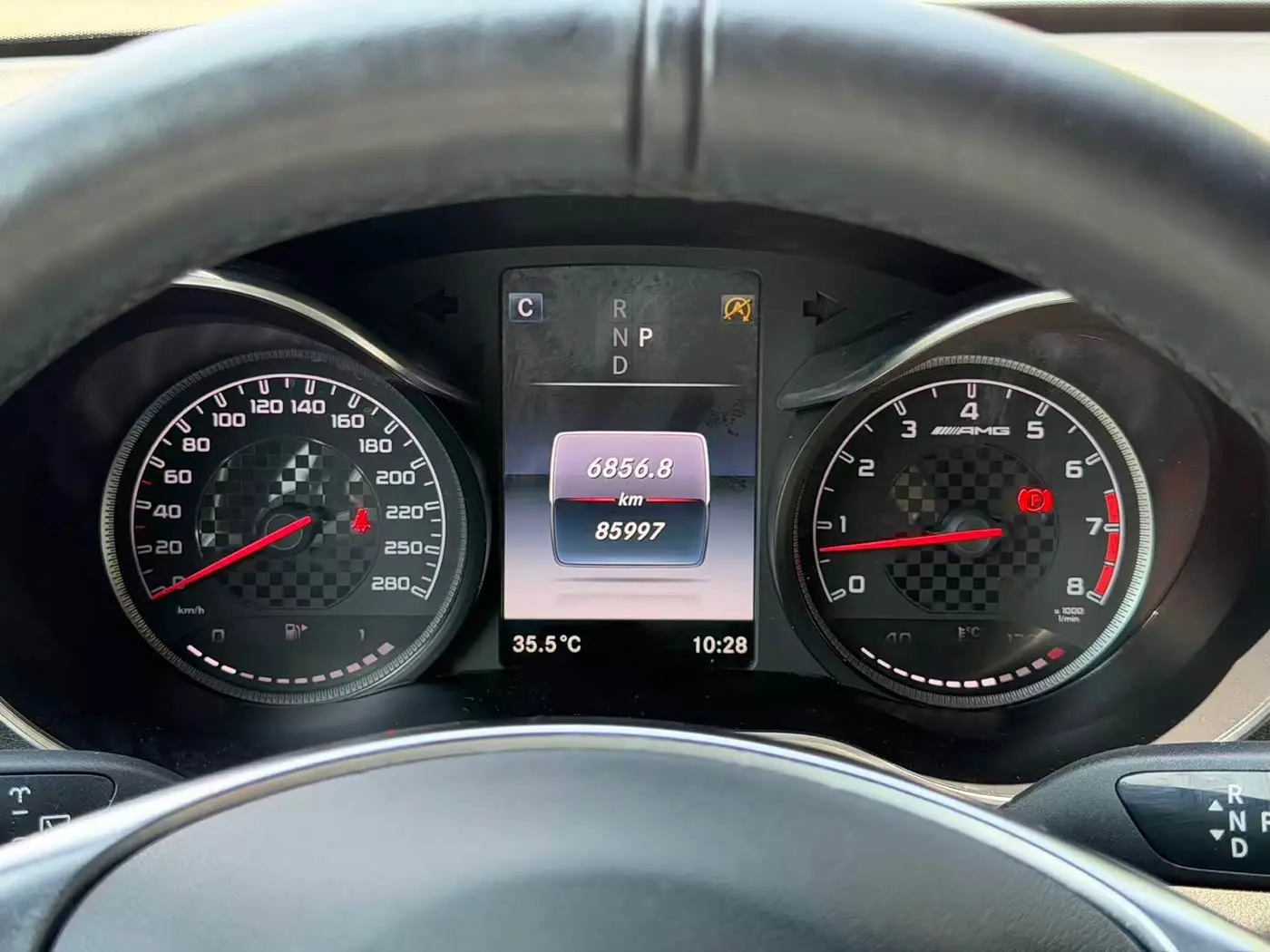 Mercedes-Benz GLC AMG 2019 — Photo 16/20
