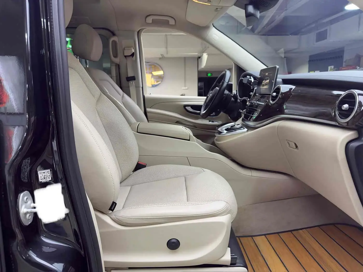 Mercedes-Benz V-Class 2018 — Photo 14/20