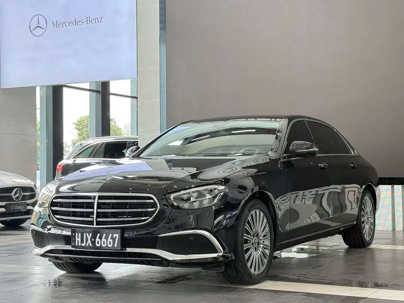 Mercedes-Benz E-Class 2021 — Фото 1/8