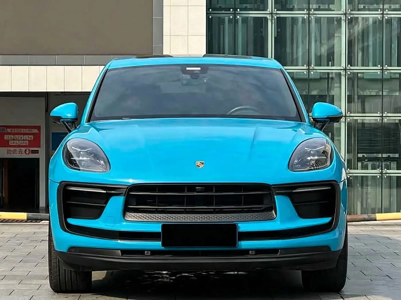 Porsche Macan 2022 — Фото 3/11
