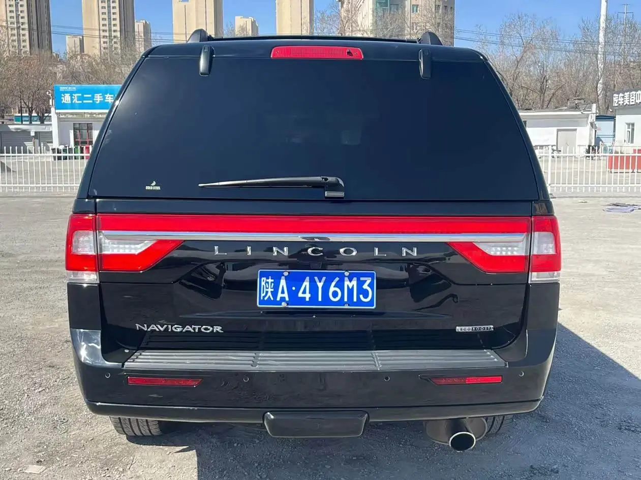Lincoln Navigator 2016 — Şəkil 4/9