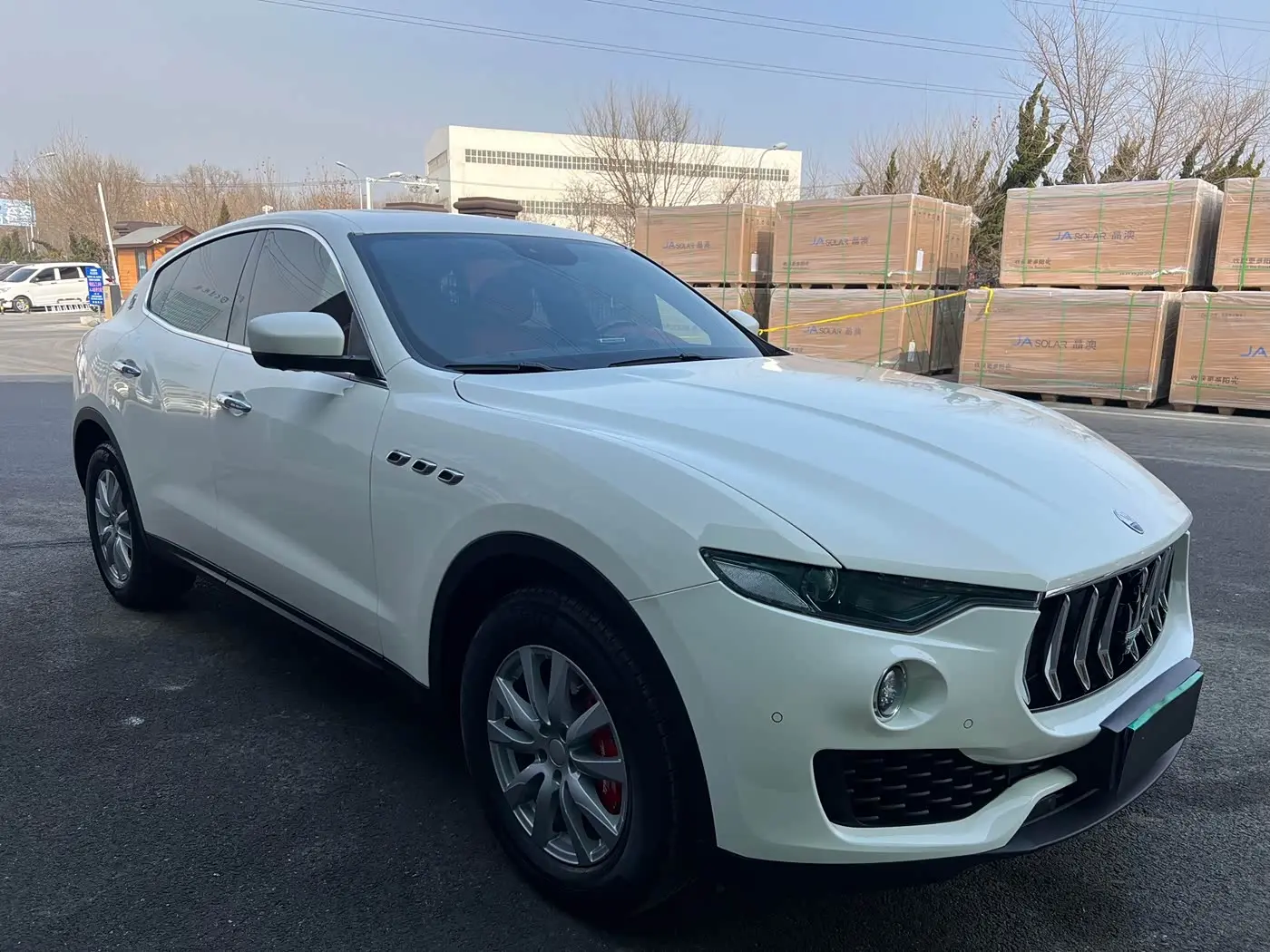 Maserati Levante 2018 — Фото 5/13