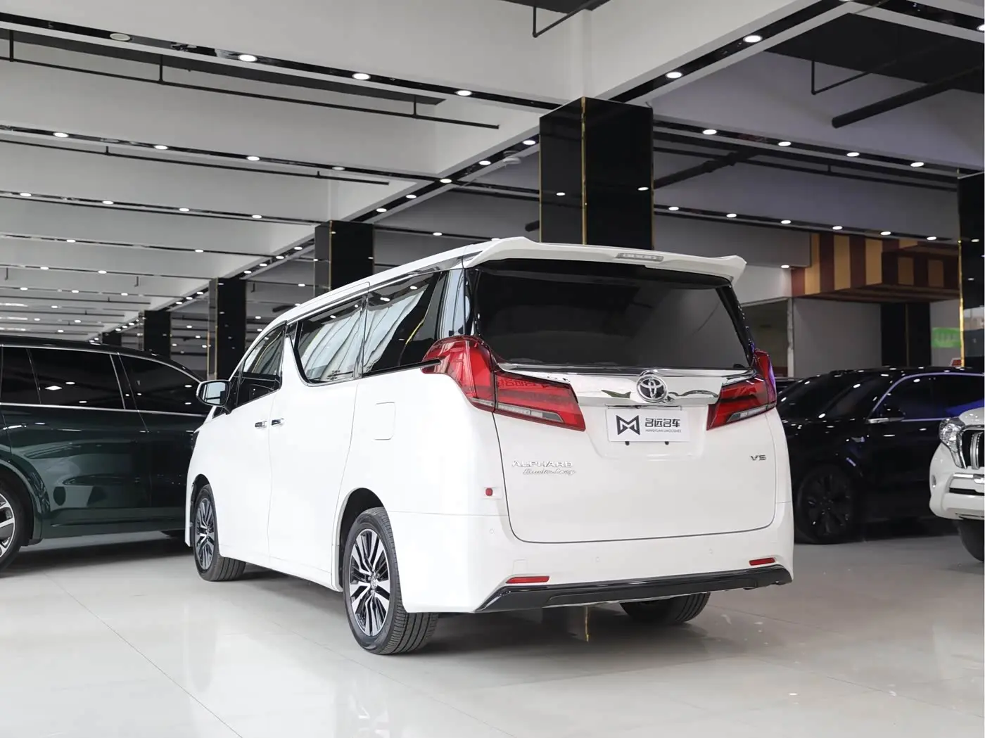 Toyota Alphard 2019 — Фото 15/17