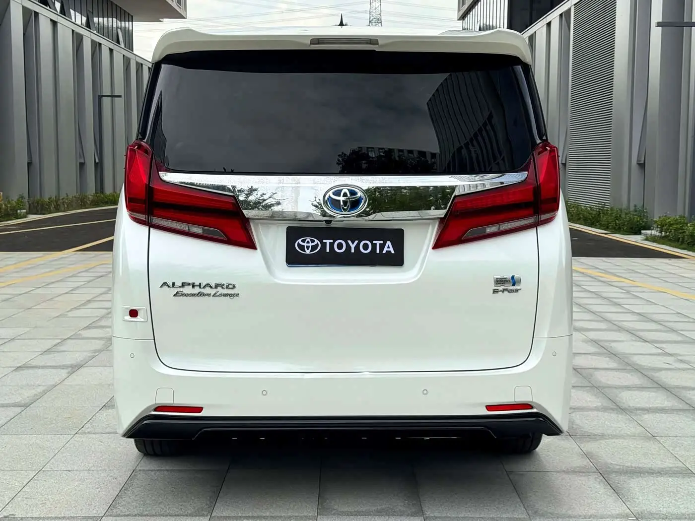 Toyota Alphard 2021 — Photo 4/15