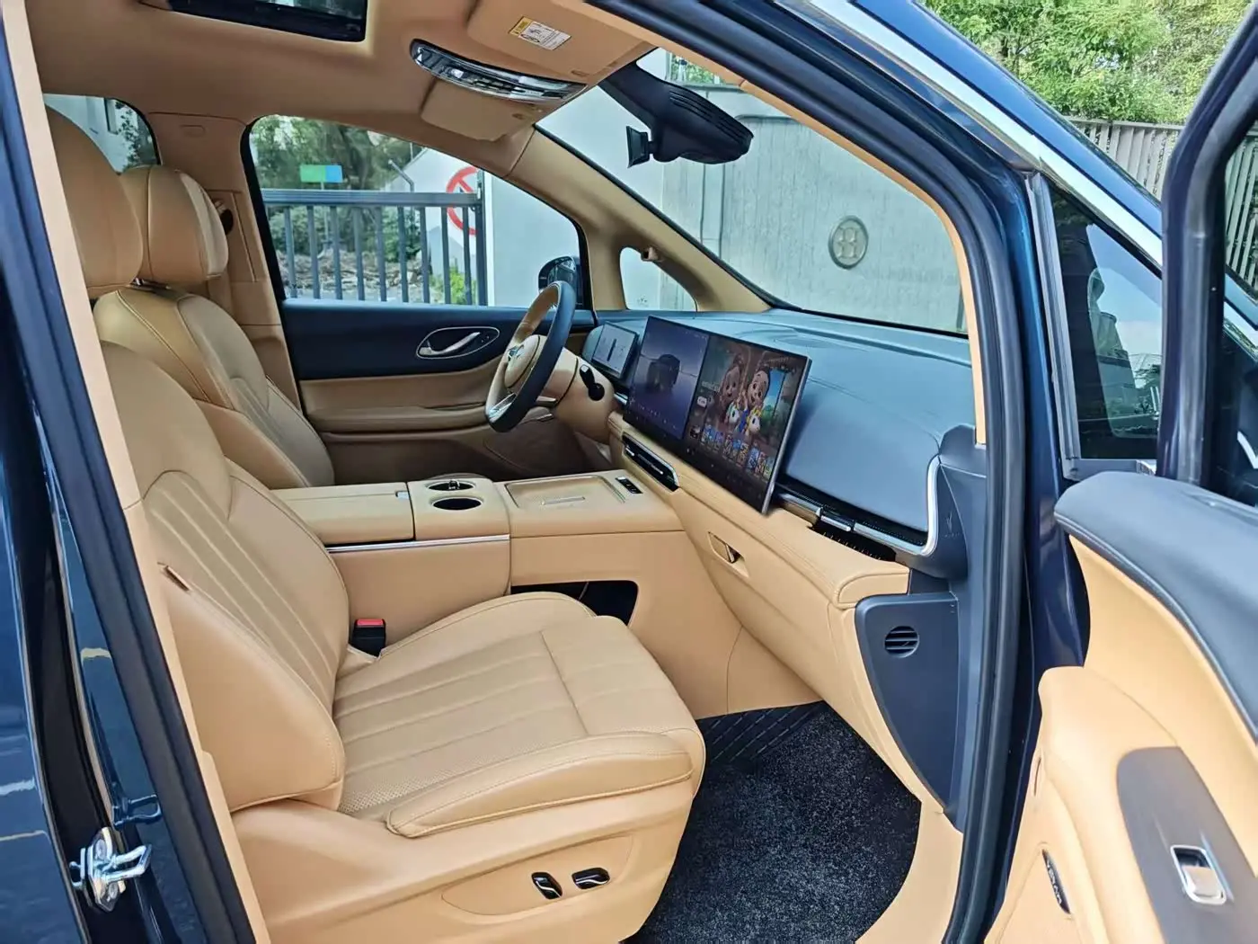 Voyah Auto Voyah Dreamer 2025 — Photo 16/20