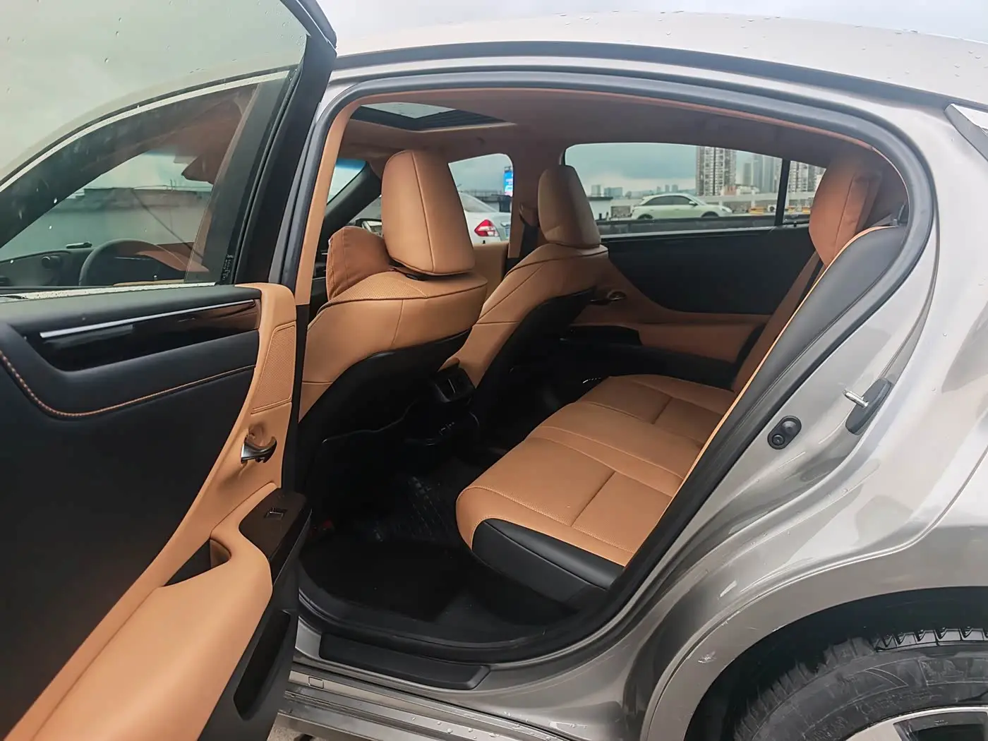 Lexus ES 2024 — Photo 9/10