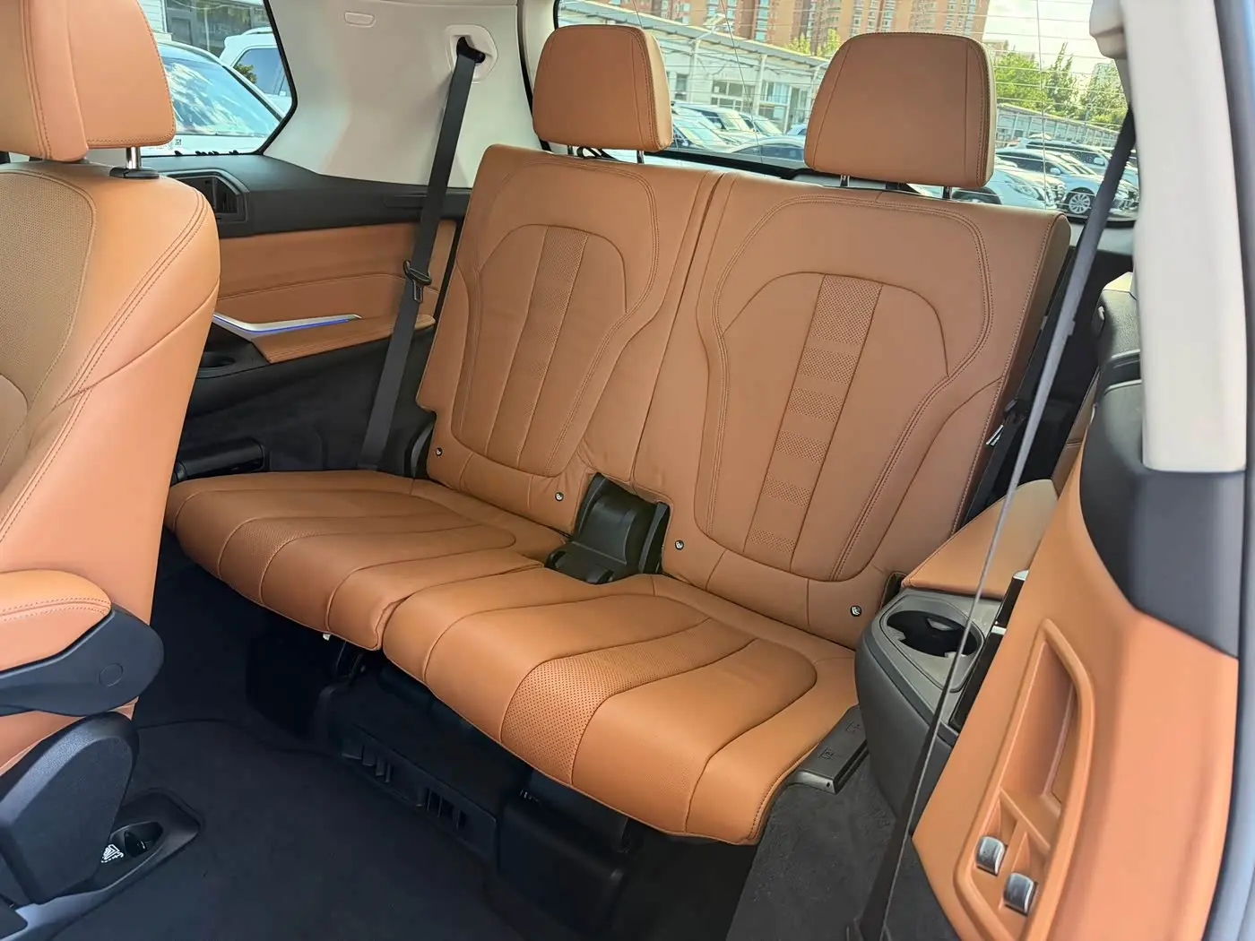 BMW X7 2020 — Photo 8/18