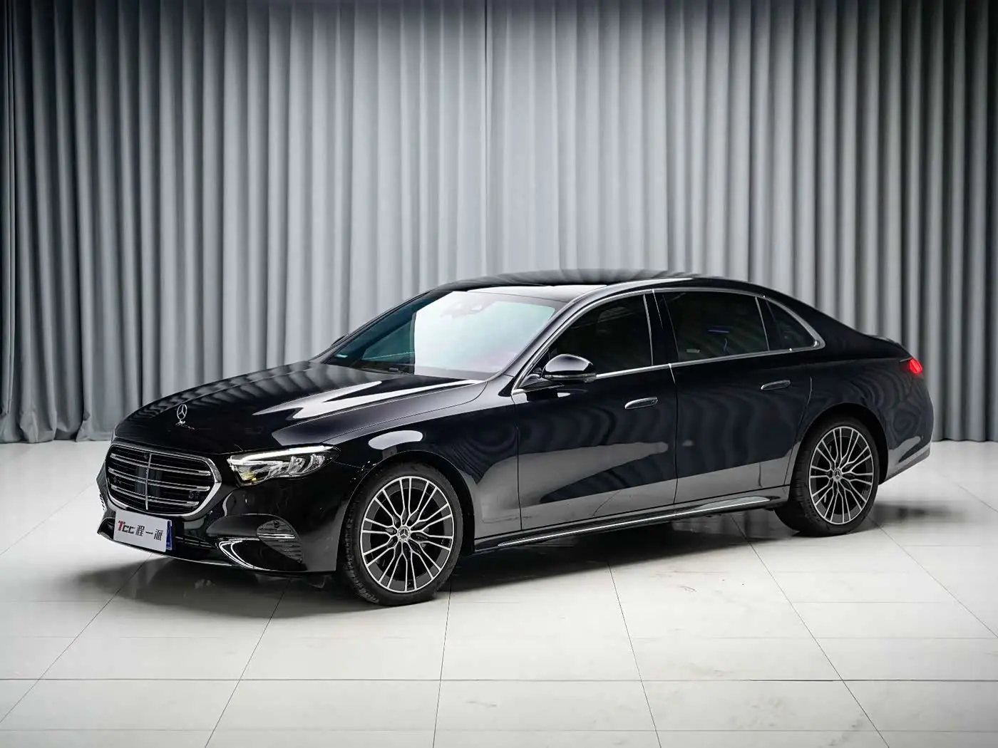 Mercedes-Benz E-Class 2026 — Фото 1/16