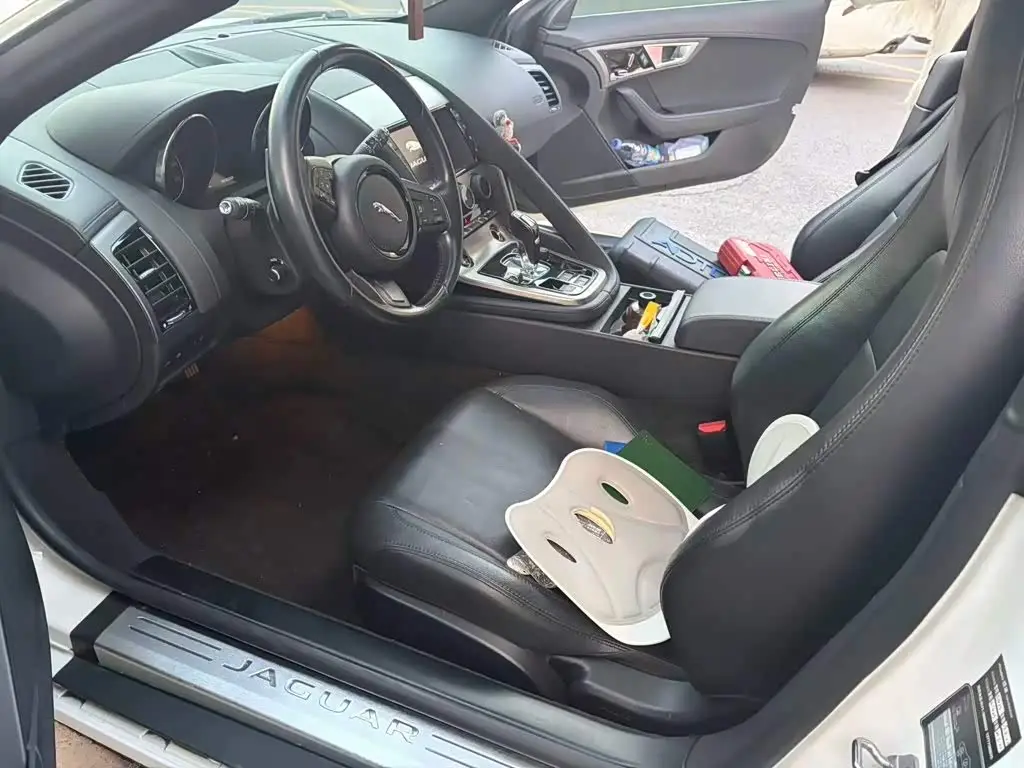 Jaguar F-TYPE 2016 — Photo 7/8